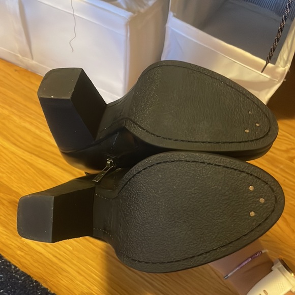 Frye Heeled Boots - Picture 6 of 7